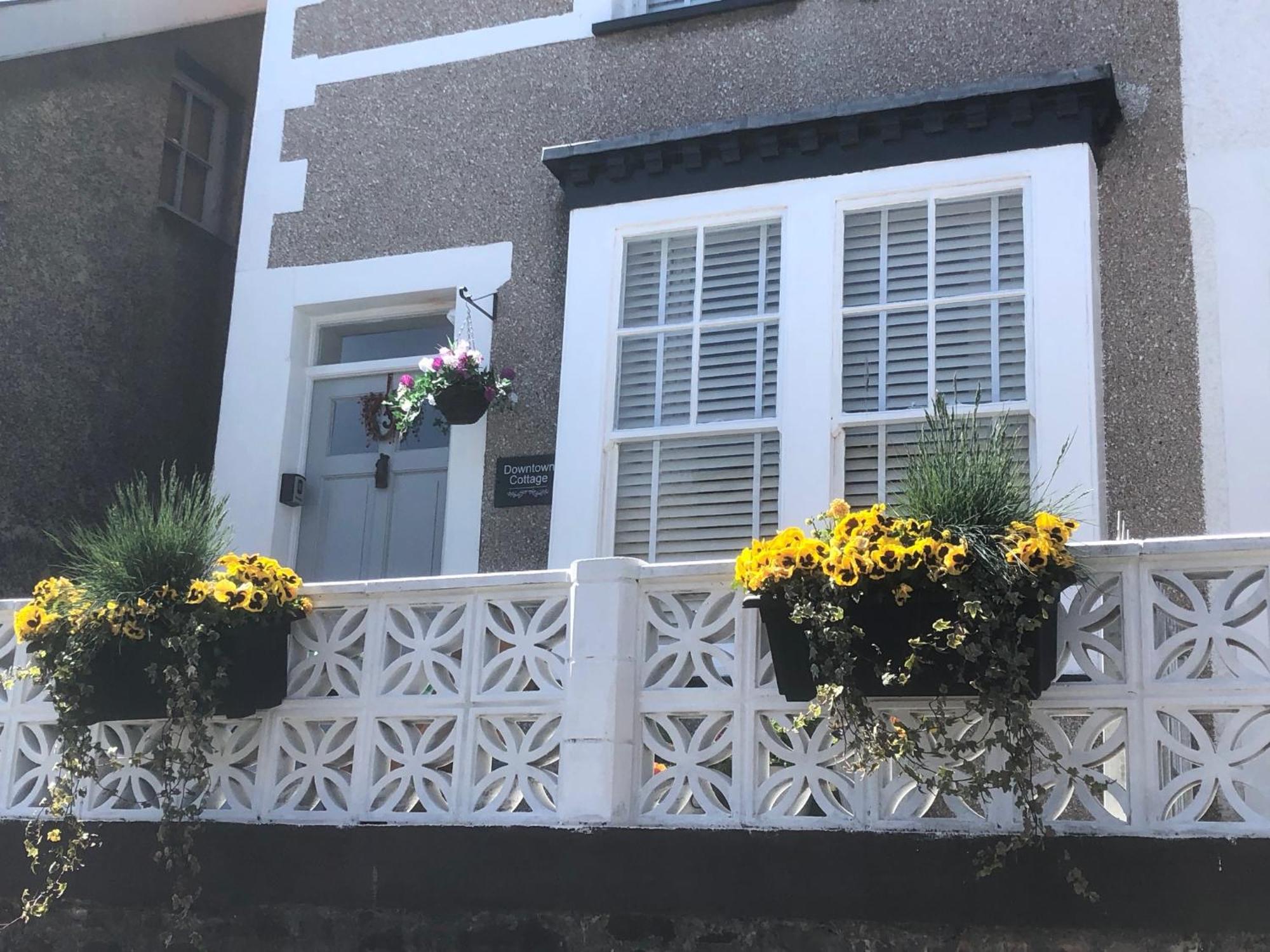 Downtown Cottage Конуи Екстериор снимка